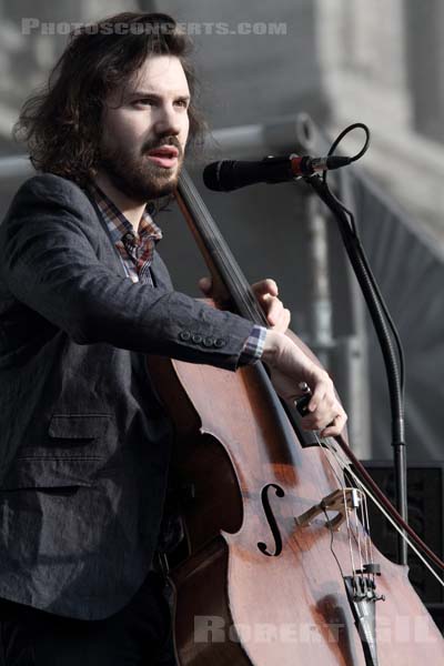 REVOLVER - 2012-07-21 - PARIS - Parvis de l'Hotel de Ville - 